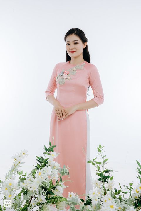 Áo dài bưng quả 10 tại Tony Wedding · Vivian Bridal, 106 Đường 3 Tháng 2 TP.HCM