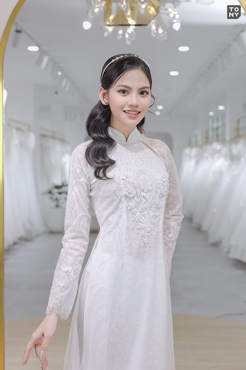 Áo dài cô dâu 20 tại Tony Wedding · Vivian Bridal, 106 Đường 3 Tháng 2 TP.HCM