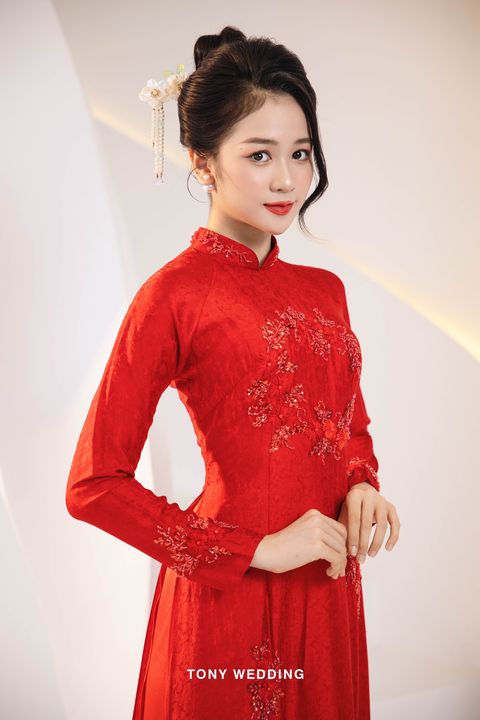 Áo dài cô dâu 26 tại Tony Wedding · Vivian Bridal, 106 Đường 3 Tháng 2 TP.HCM