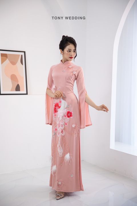 Áo dài cô dâu 30 tại Tony Wedding · Vivian Bridal, 106 Đường 3 Tháng 2 TP.HCM