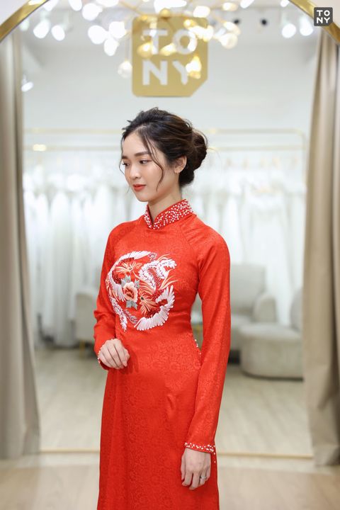 Áo dài cô dâu 6 tại Tony Wedding · Vivian Bridal, 106 Đường 3 Tháng 2 TP.HCM