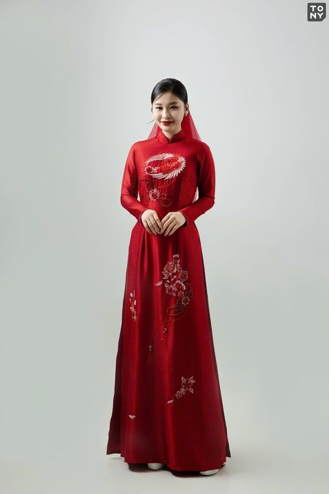 Áo Dài Cô Dâu ADCD 711 tại Tony Wedding · Vivian Bridal, 106 Đường 3 Tháng 2 TP.HCM