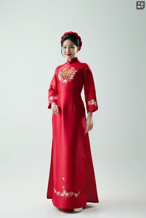 Áo dài cô dâu ADCD 881 tại Tony Wedding · Vivian Bridal, 106 Đường 3 Tháng 2 TP.HCM