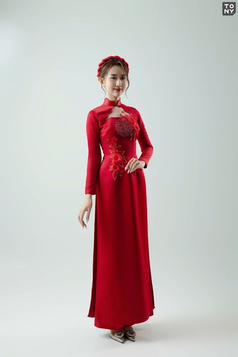 Áo dài cô dâu ADCD 908 tại Tony Wedding · Vivian Bridal, 106 Đường 3 Tháng 2 TP.HCM