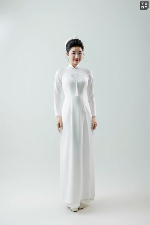 Áo dài cô dâu ADCD 930 tại Tony Wedding · Vivian Bridal, 106 Đường 3 Tháng 2 TP.HCM