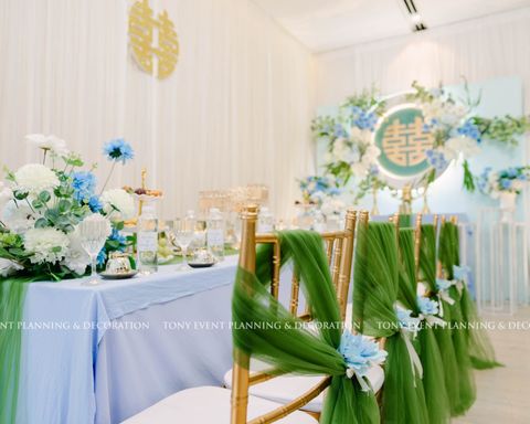 Trang trí gia tiên Hoa lụa cơ bản 02 THIÊN LAM tại Tony Wedding · Vivian Bridal, 106 Đường 3 Tháng 2 TP.HCM