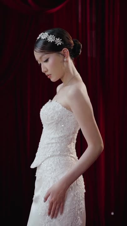 Váy cưới, khi chuyển động