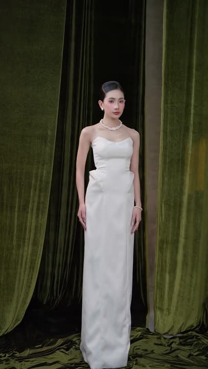 Váy cưới, khi chuyển động
