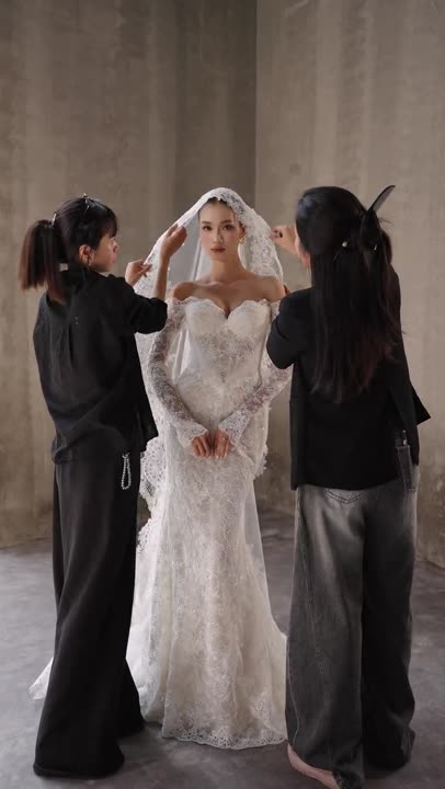 Váy cưới, khi chuyển động