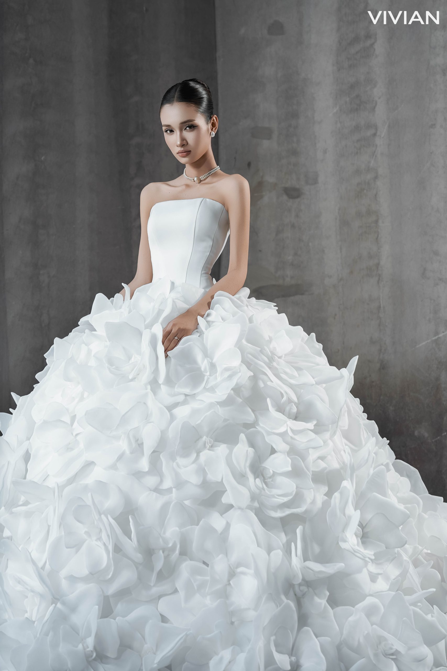BẢNG GIÁ VÁY CƯỚI CAO CẤP VIVIAN BRIDAL MỚI NHẤT 34 DSC01303 scaled