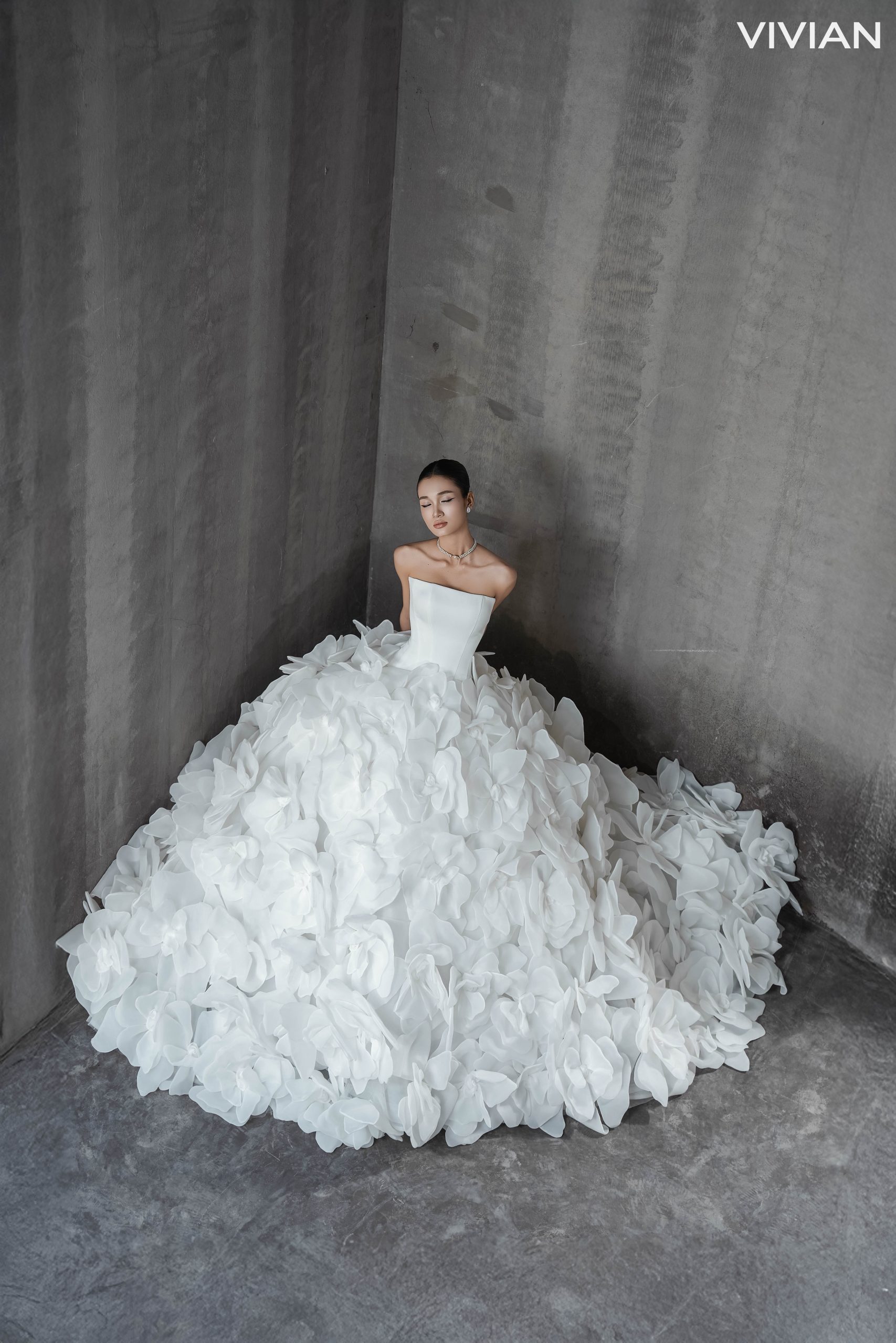 BẢNG GIÁ VÁY CƯỚI CAO CẤP VIVIAN BRIDAL MỚI NHẤT 23 DSC01415 scaled