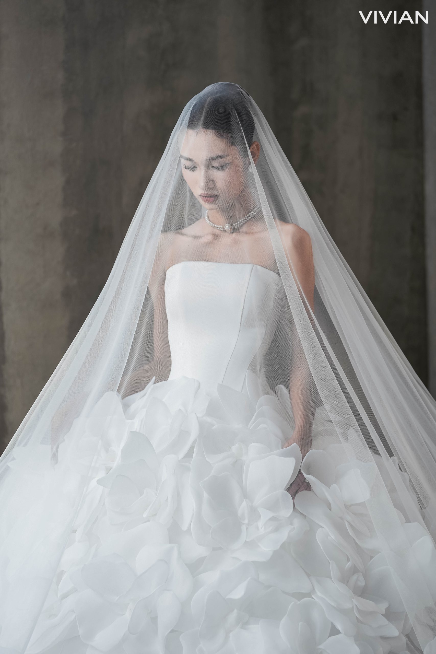BẢNG GIÁ VÁY CƯỚI CAO CẤP VIVIAN BRIDAL MỚI NHẤT 35 DSC01545 scaled
