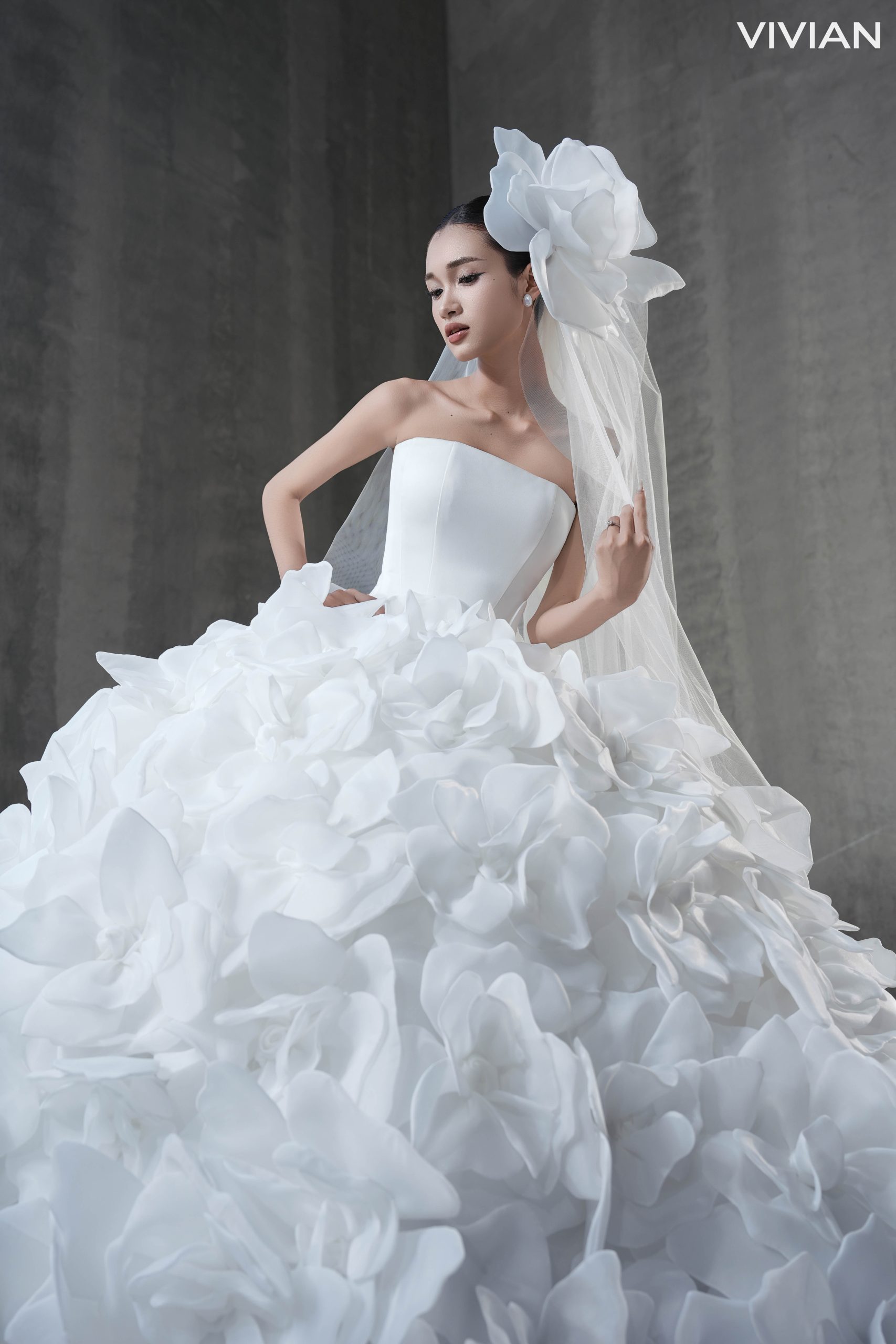BẢNG GIÁ VÁY CƯỚI CAO CẤP VIVIAN BRIDAL MỚI NHẤT 36 DSC01592 scaled